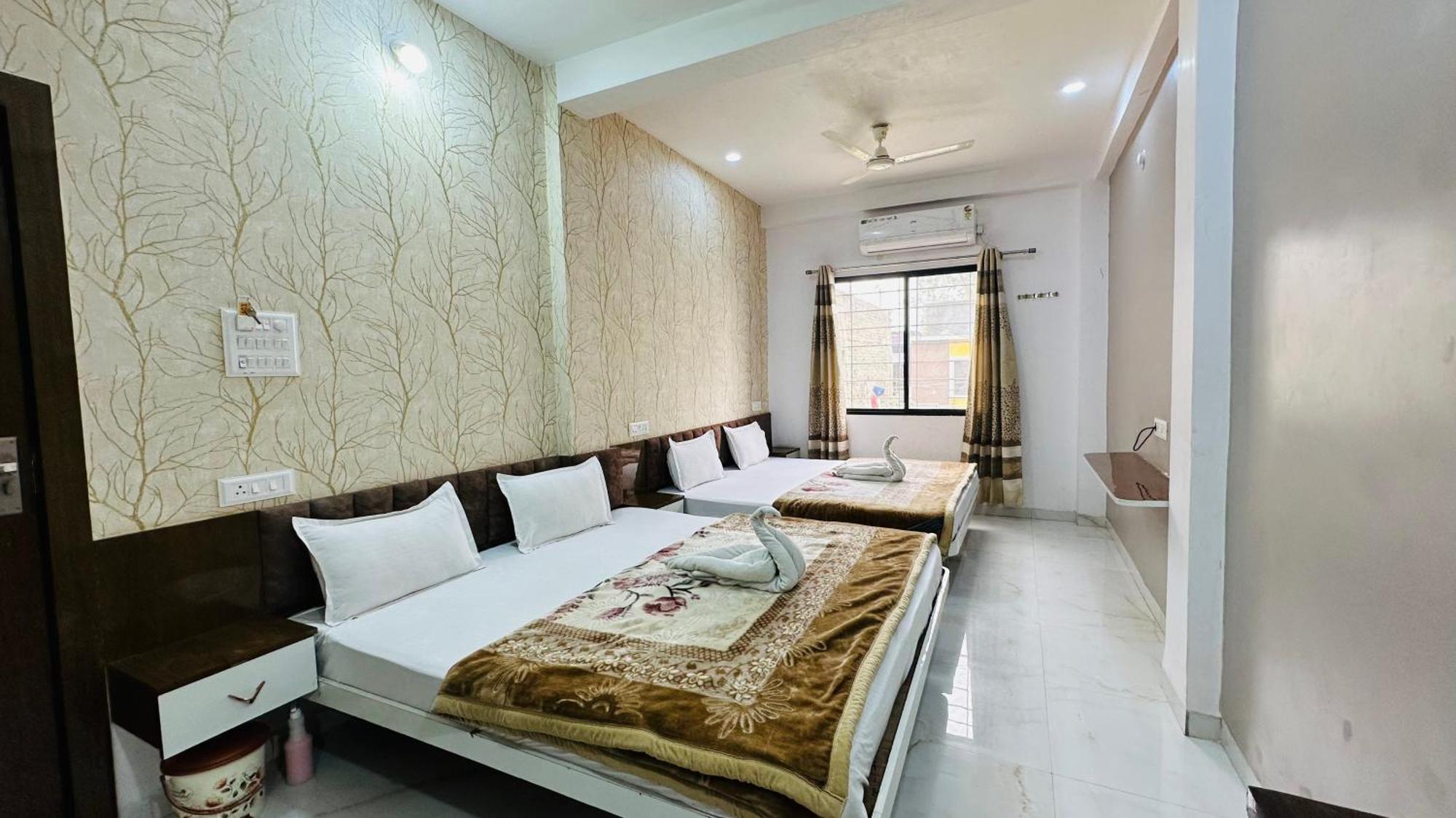 Hotel Kanha Palace Ujjain Exterior foto